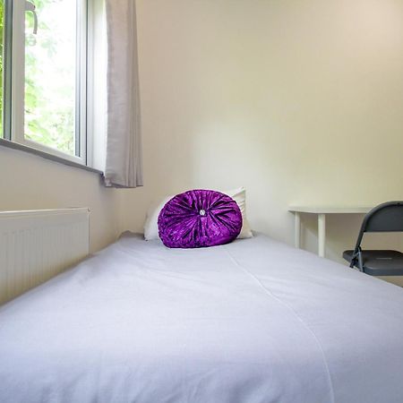 London Elegant New Studio Экстерьер фото